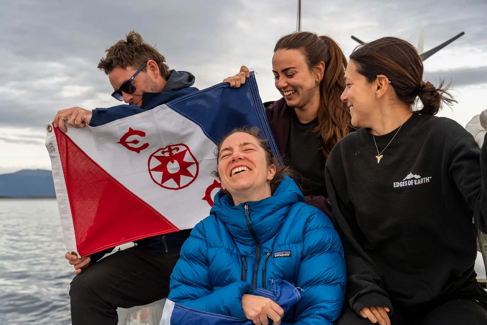 About Us Expeditions - Por el Mar Laughing